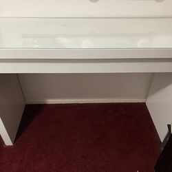White Desk/Table/Makeup Vanity 