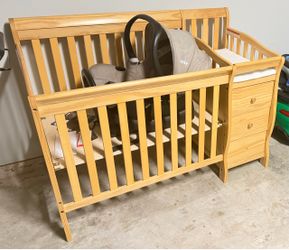 Wooden Baby Crib with Attached Changing Table