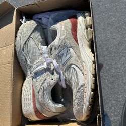 New Balance 2002R