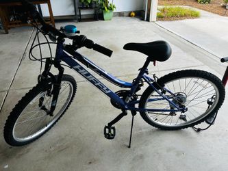 Huffy 24” Rock Creek Mountain Bike, fits riders 58-70”, purple, Adult, women’s , with black burn air tower 3 pump … rarely used..