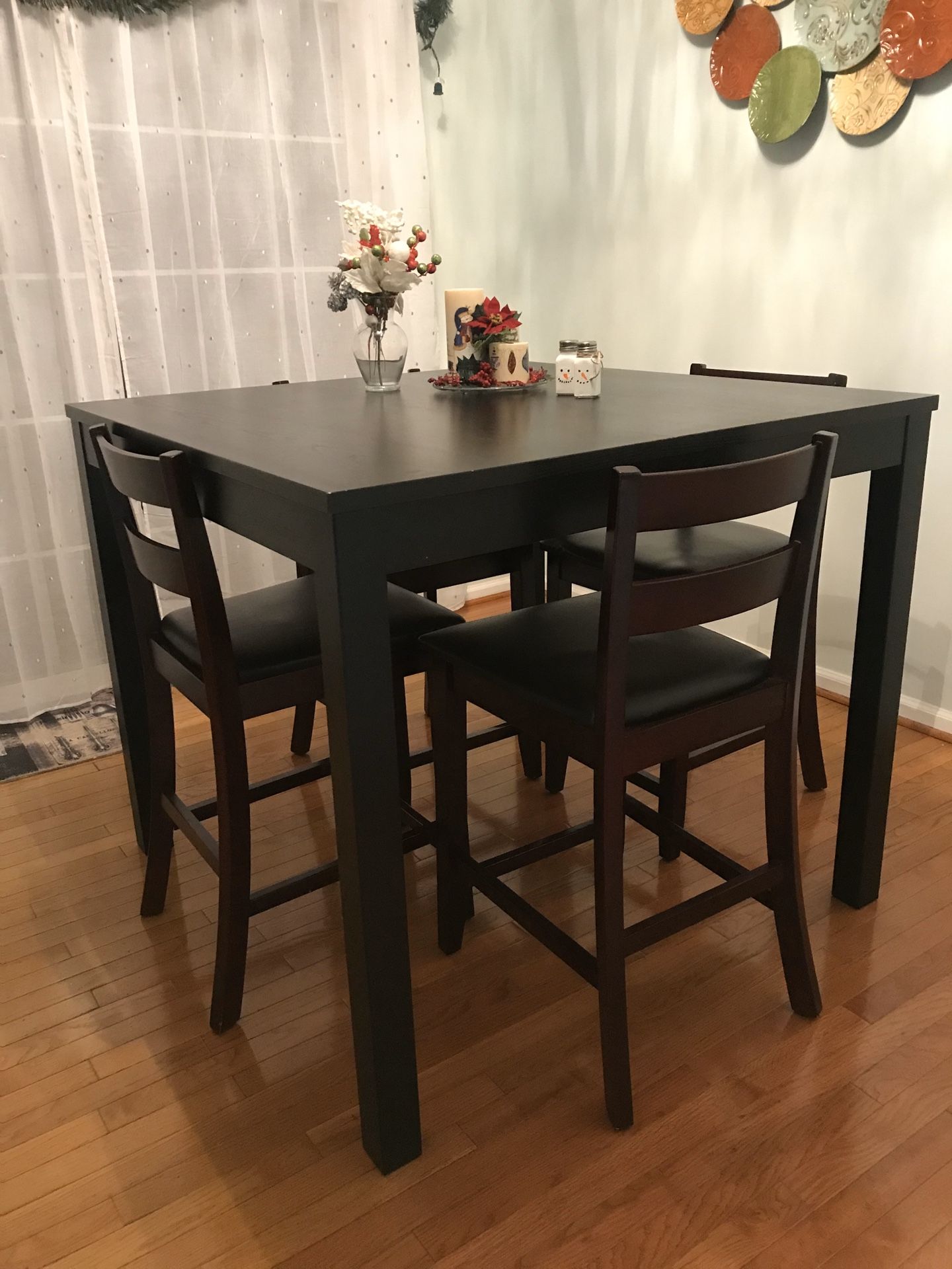 Dining table set