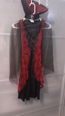 Girl costume/royal vampire