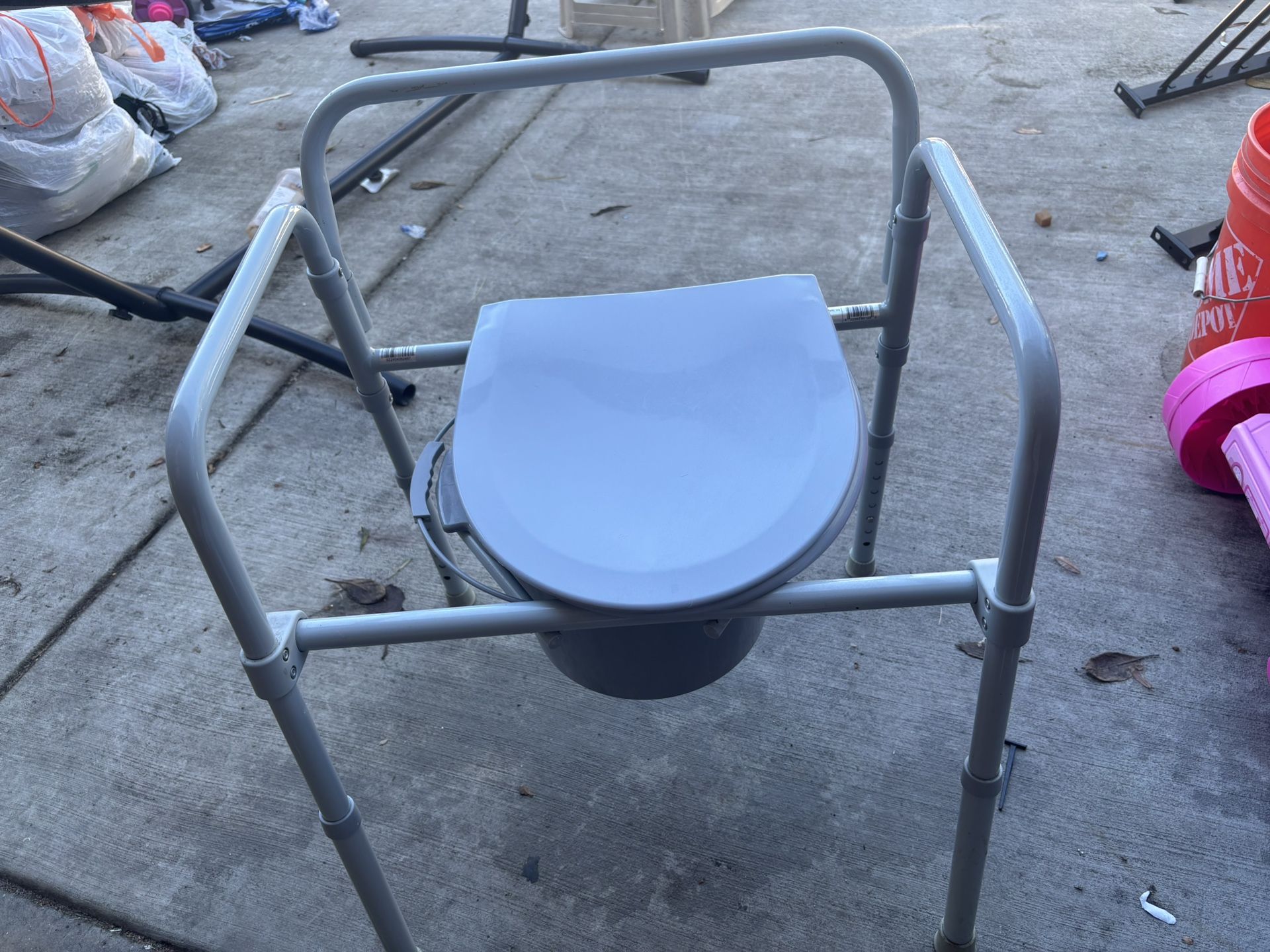 bedside commode with bucket