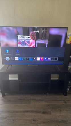 Samsung smart tv  with TV stand