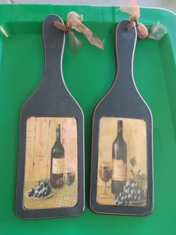 2 Wood Wine Decor