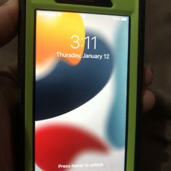 iPhone 8  Wireless Charger Unlocked 