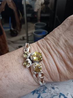 GEMSTONE BANGLE BRACELET 