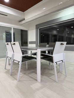 MH2G Samosi Modern White Aluminum Outdoor Dining Set