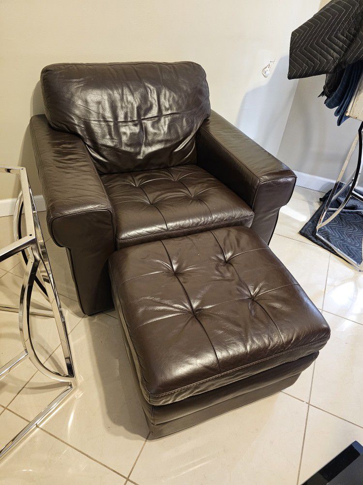 Brown leather Chair with foot ottoman