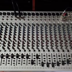 Behringer Eurodesk SL3242Fx-Pro Studio Mixer