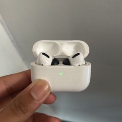 AirPods (2nd Generation)