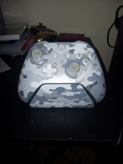 Xbox One Controller And Stand