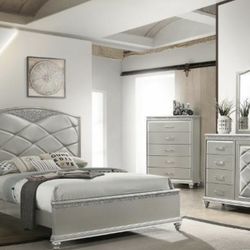 💥Valiant Champagne Panel Bedroom Set💥👈Financing Available Only $10 Down Payment🥳