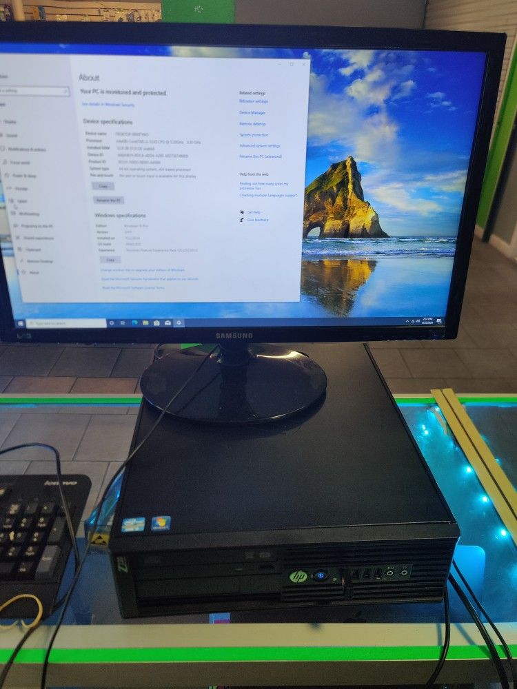HP Z220 Desktop with Samsung Monitor. Intel Core i3 12gb ram 500gb hdd Windows 10 Office