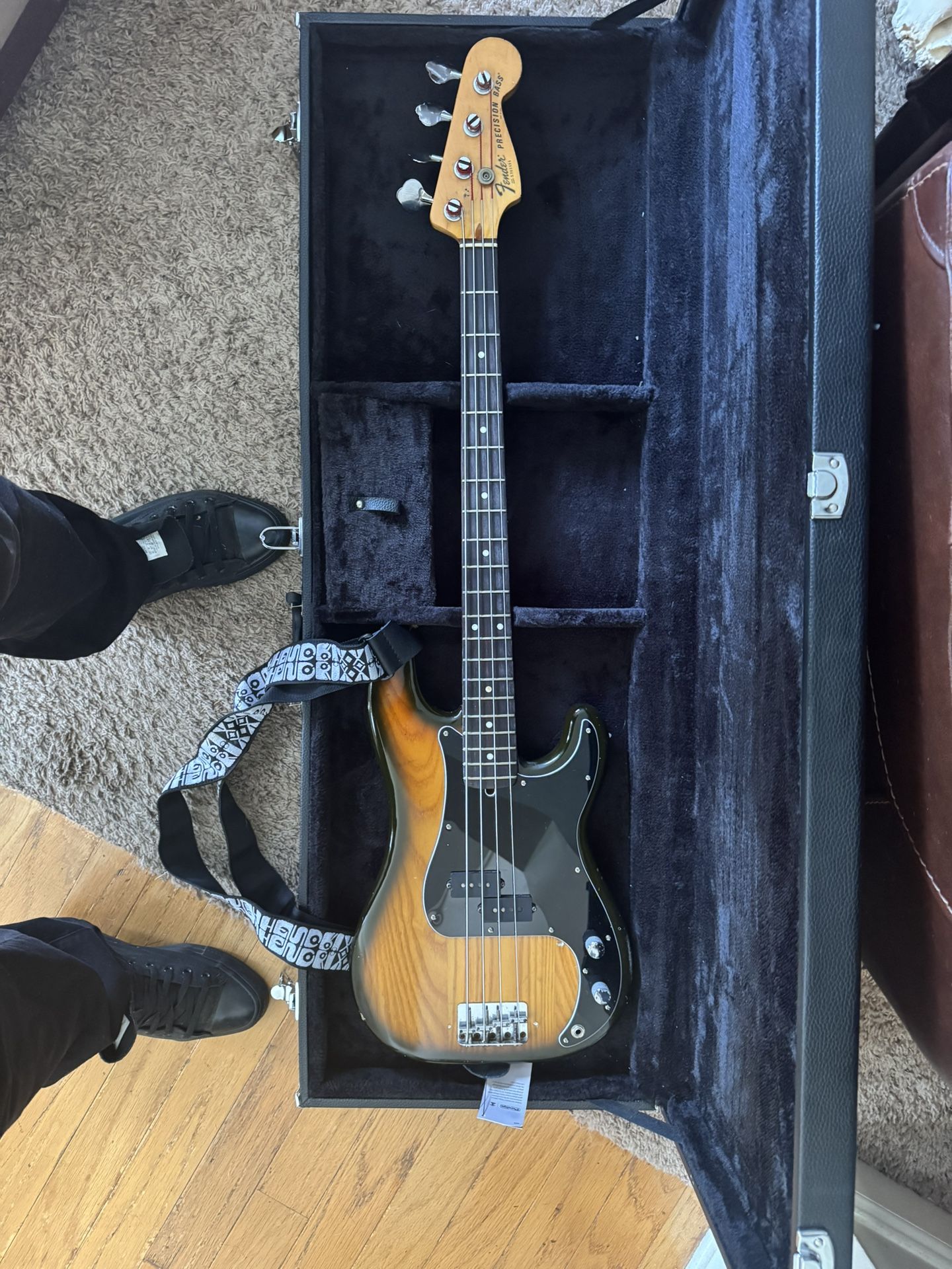 Fender Precision Bass (Made 1981)