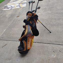 Gold Bag And Clubs 