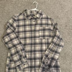 Men’s Large NovaMen Plaid Flannel Shirt – Like New