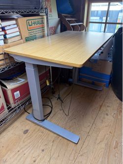 Fully Ergonomic Sit-Stand Desk