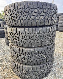 315/70/17 Falken 📍📍 Vendo un set de llantas con 80% de vida las 4 📍🌟