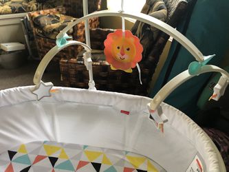 Fisher Price Soothing Motions Bassinet  Thumbnail
