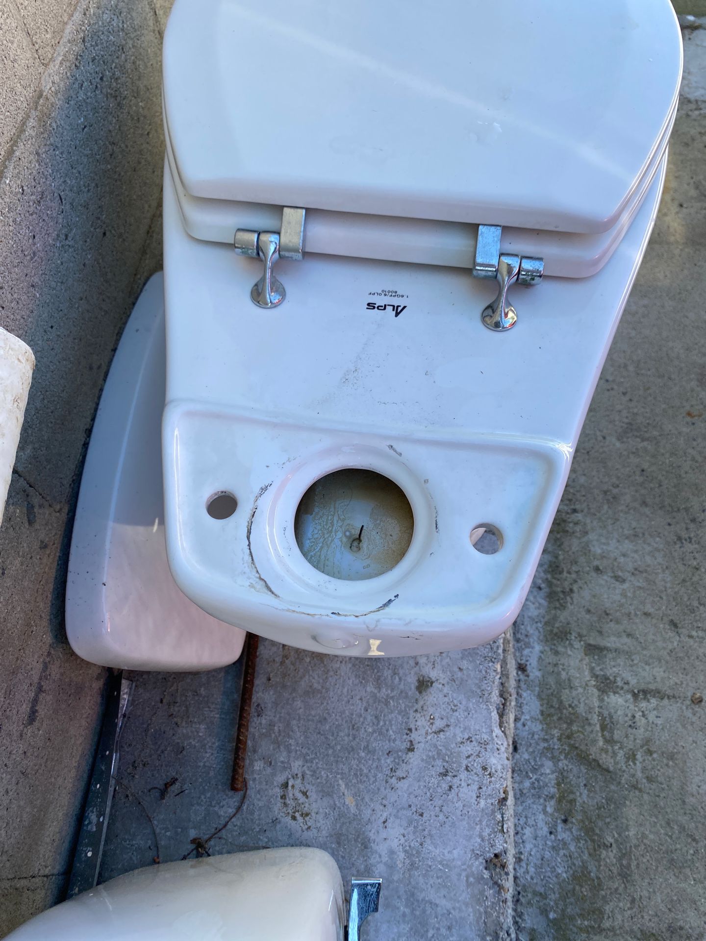 Toilet water miser