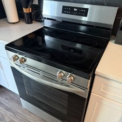 🔥 Frigidaire Kitchen Appliance Bundle – Microwave, Dishwasher, Electric Range – 1 Yr Old! 🔥