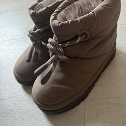Ugg Boots Size 4