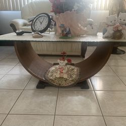 Coffee Table And 1 End Table 