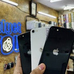iPhone SE Unlocked With Warranty 