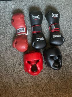Boxing gloves and head gear