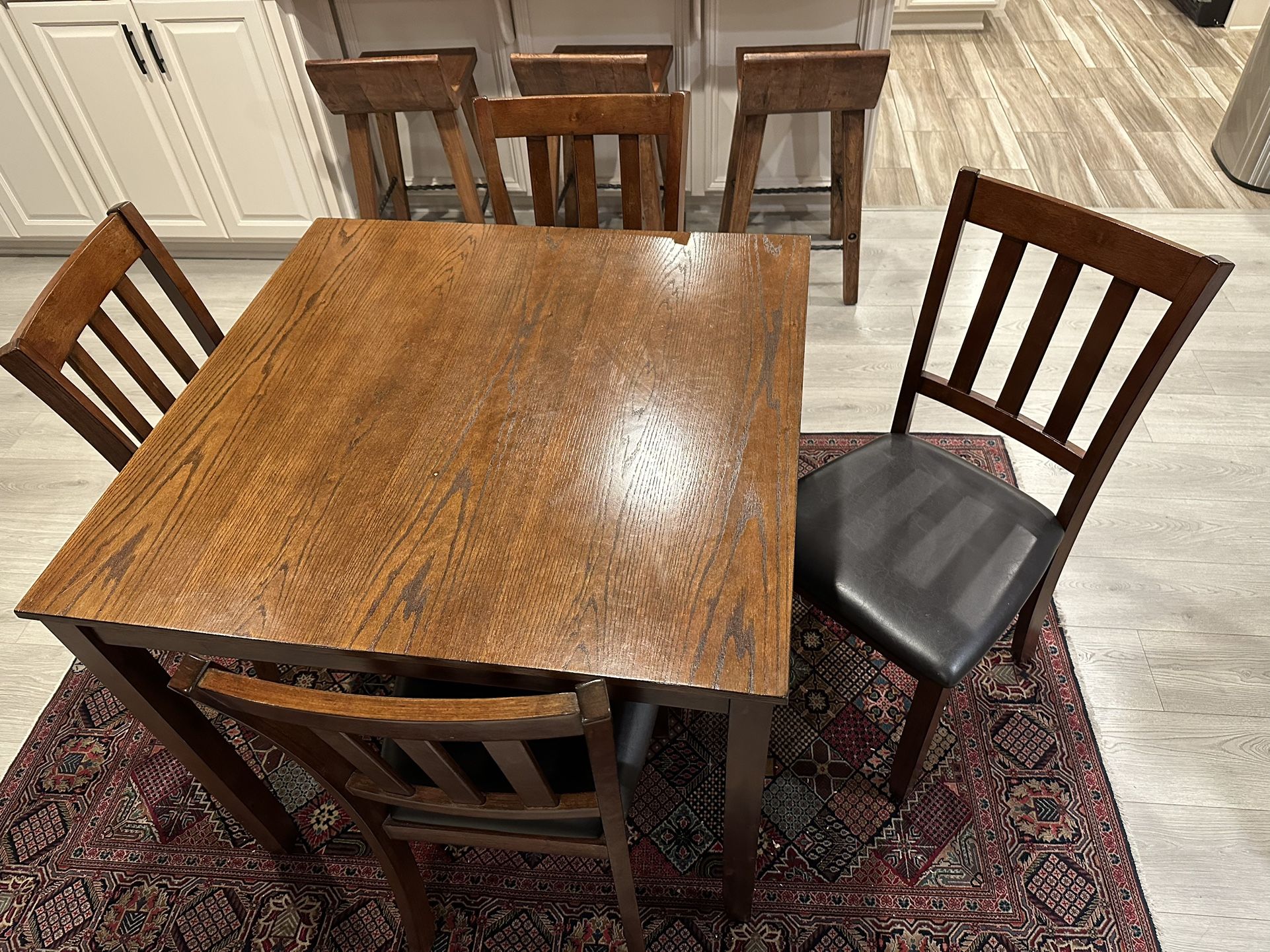 Square wooden table w/chairs 