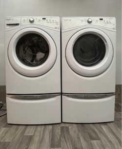 Whirlpool washer and dryer laundry set