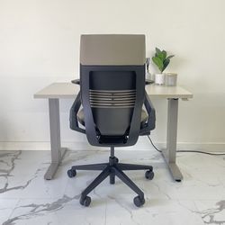 LIKE NEW STEELCASE GESTURE CHAIR TAN FABRIC WITH WRAPPED BACK!