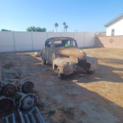 1940 Chevy  Master Deluxe.  Project Car. Rack And Pinion Installed.  Comes With  87 Tpi Motor And 700 R. Trans.have Pinkslip