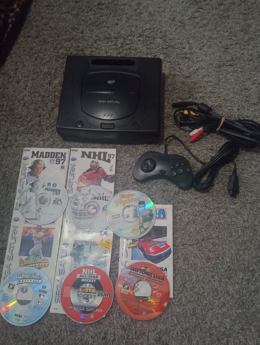 Sega Saturn Console Bundle