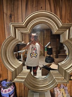 Selling  this wall mirror  because  I dont need itb