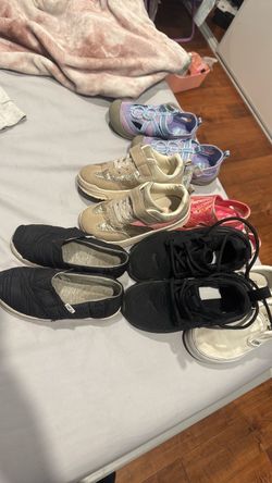 Girls shoes sizes 10-11