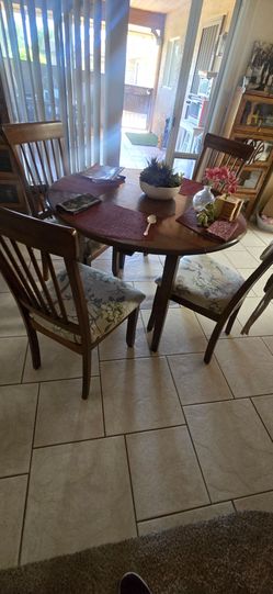 Cute kitchen table