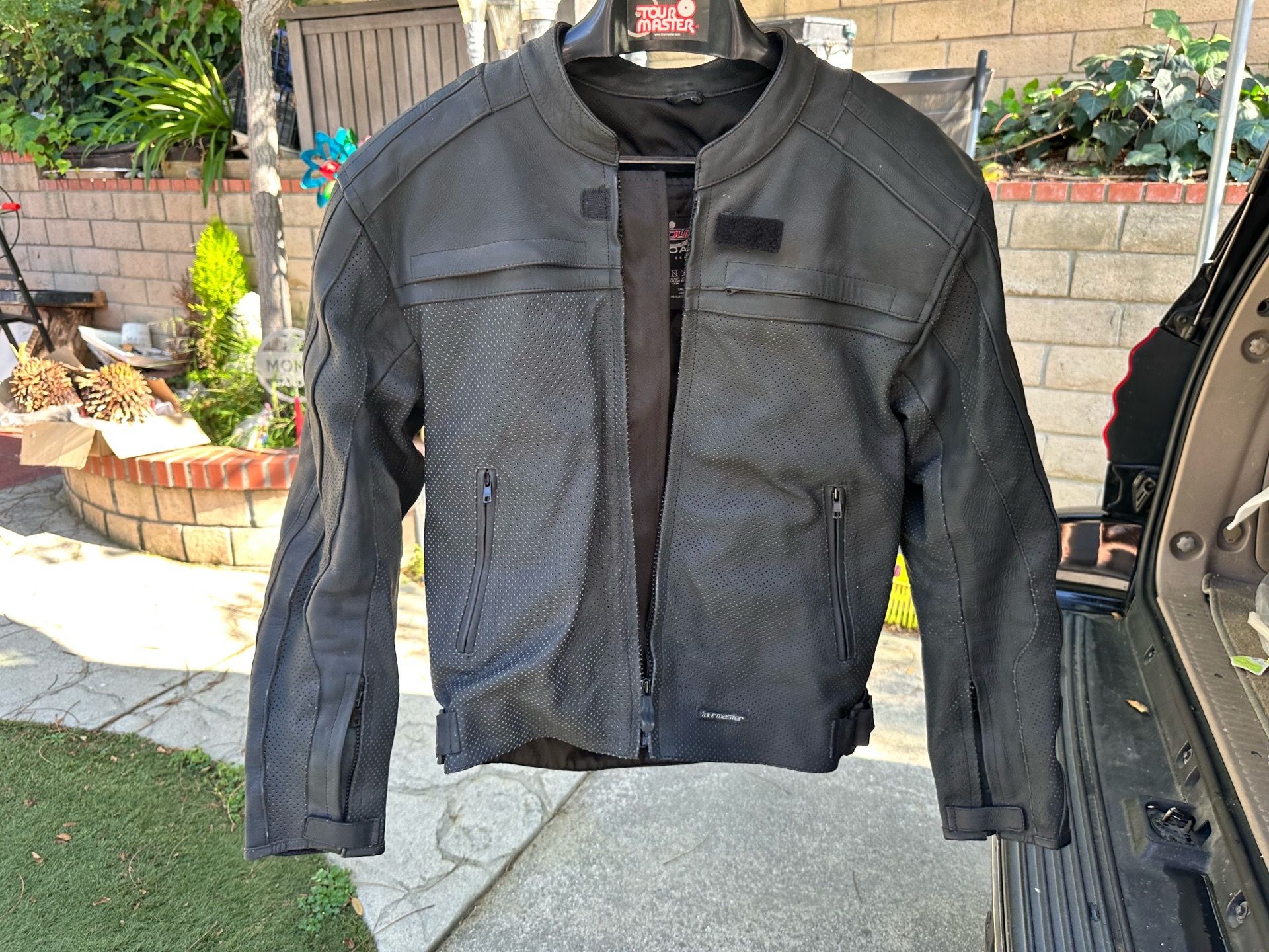 Tourmaster ventilated leather motorcycle jacket M