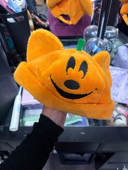 Cakeworthy Sherpa Mickey hat