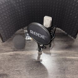 Studio Recording Bundle – RØDE NT1 Mic + Pop Filter & Isolation Shield