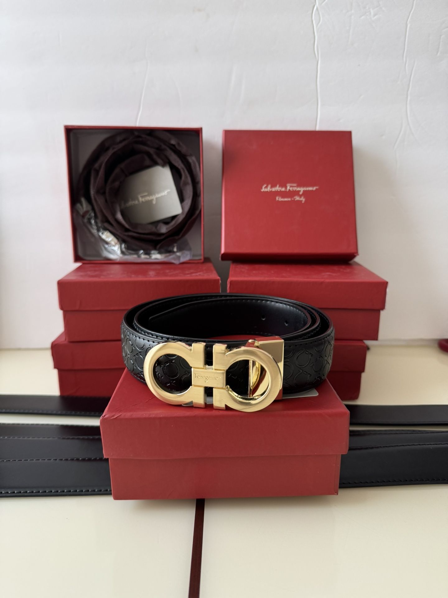 Ferragamo Men's Double-Gancini Reversible Leather Belt