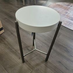 TWO (2) Bernhardt Accent Side End Tables NEW