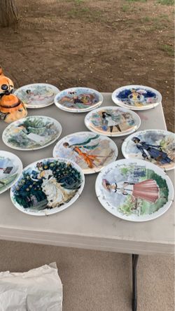 Women of the centuries collective plates