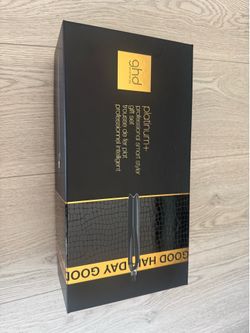 GHD platinum+ flat iron gift set