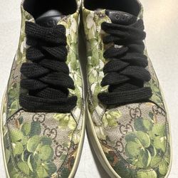 GUCCI MEN'S BLOOM PRINT SUPREME GG GREEN CANVAS SNEAKERS