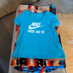 Nike T Shirt