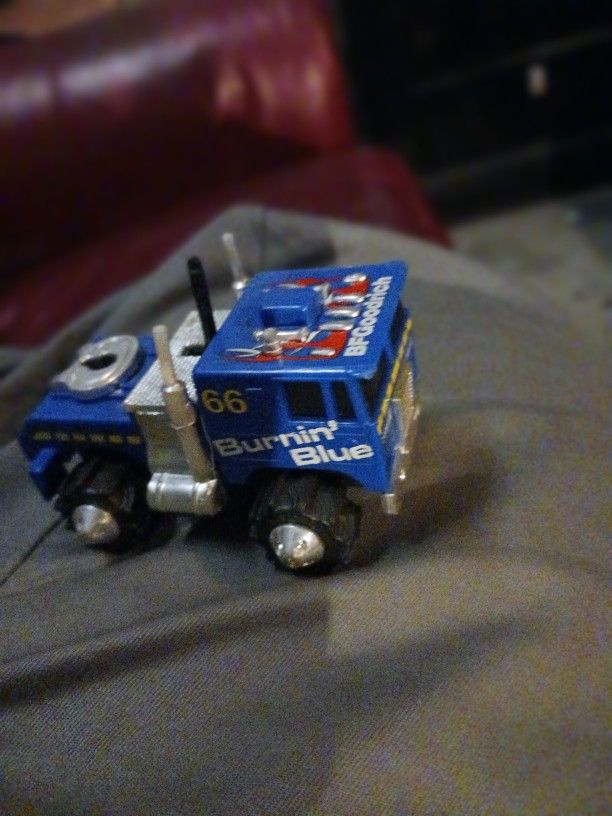 Vintage 1982 Rough Riders Semi Cabover 4x4 Burnin' Blue 66