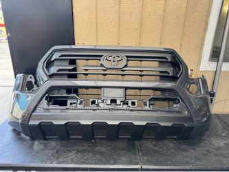 2024 2025 TOYOTA TACOMA FRONT BUMPER COVER OEM USED