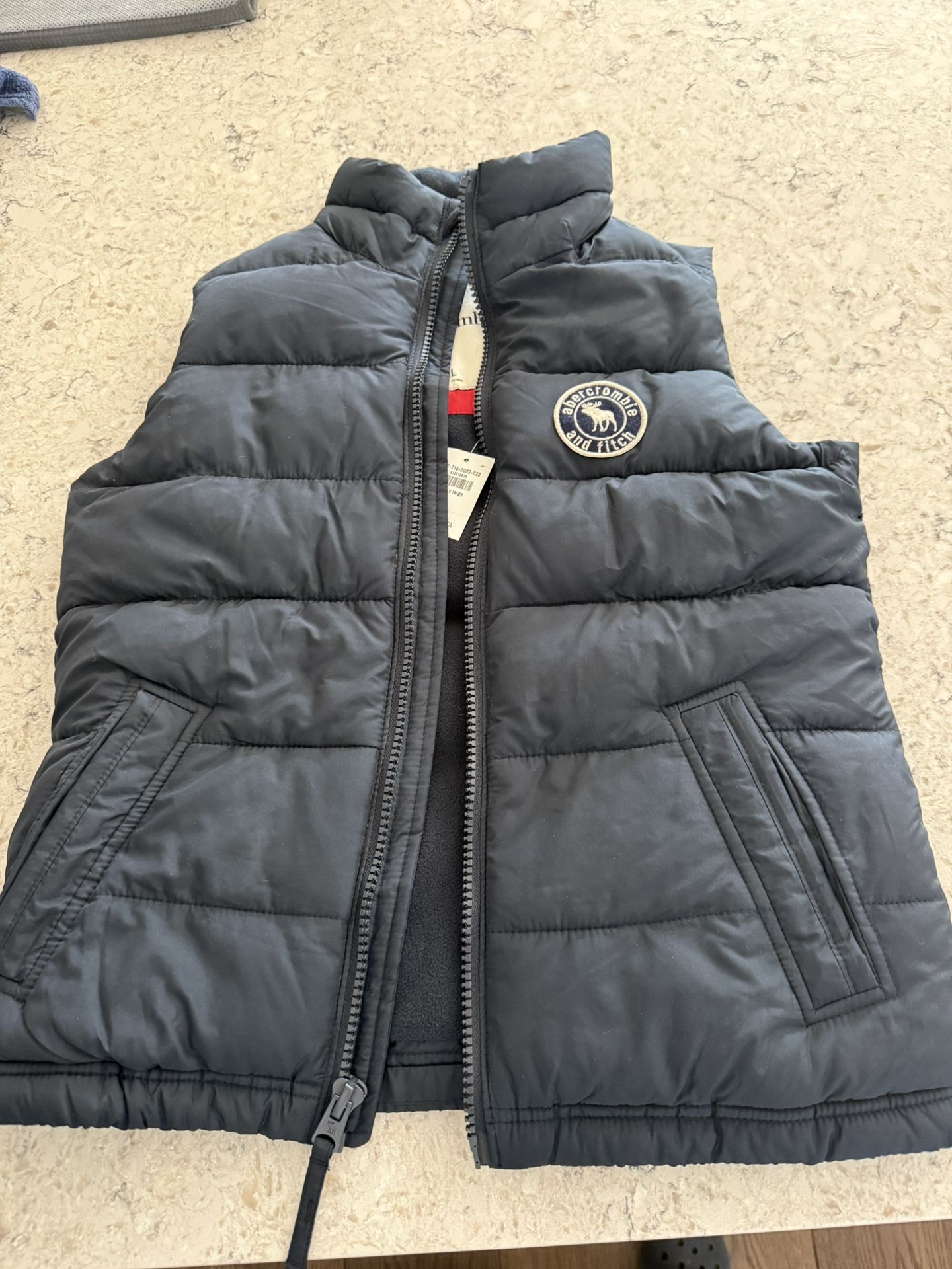 NEW- Abercrombie and Fitch Boys XL Vest